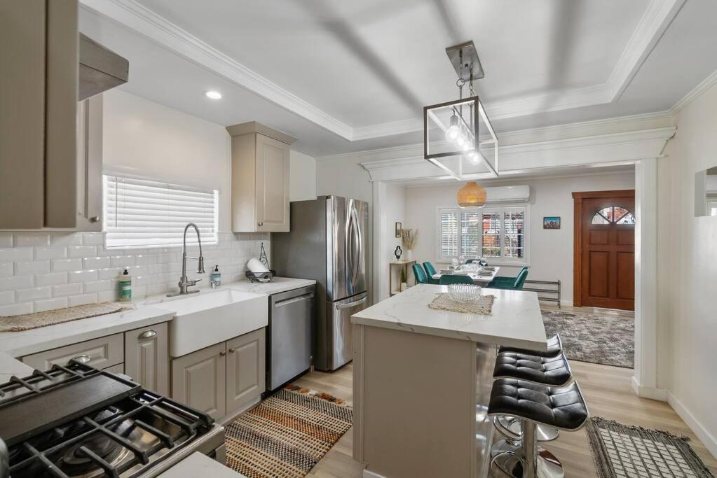 La Hub Nearby Dodgers, Pasadena & Downtown Holiday home