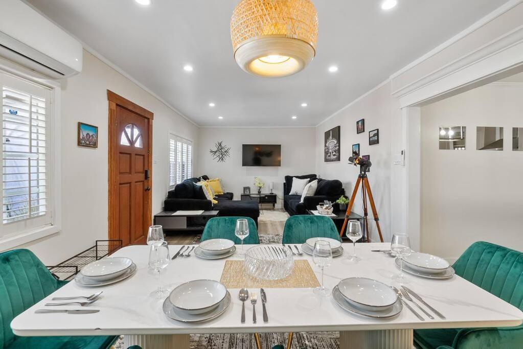 La Hub Nearby Dodgers, Pasadena & Downtown Holiday home *